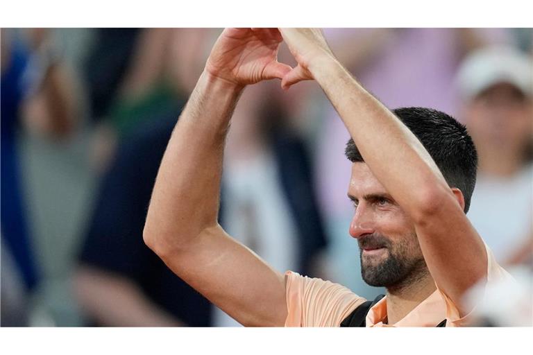 Ein Herzchen für die Fans - war es Novak Djokovics letzter Auftritt in Paris?