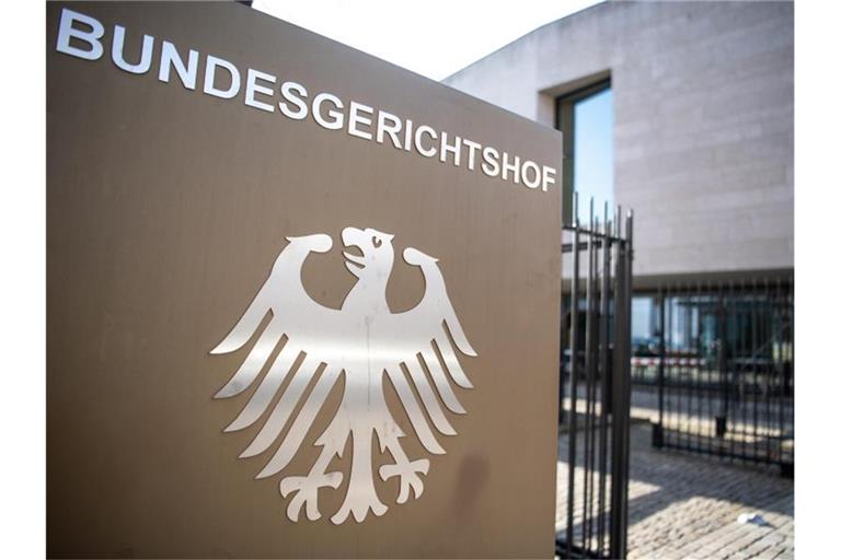 Ein Hinweisschild mit Bundesadler und dem Schriftzug „Bundesgerichtshof“ am BGH. Foto: Fabian Sommer/Archivbild