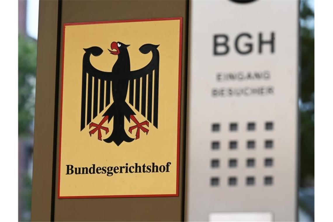 Ein Hinweisschild weist auf den Bundesgerichtshof hin. Foto: Uli Deck/dpa/Symbolbild