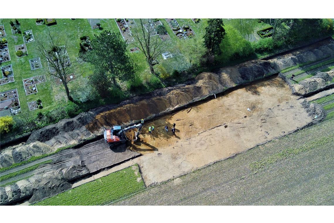 3000 Jahre alte Gräber am Friedhof in Westfalen entdeckt Ein historisches Grabfeld mit 3000 Jahre alten Gräbern in Espelkamp in Ostwestfalen. Ein Ausgrabungsteam hat die Gräber untersucht, wie der Landschaftsverband Westfalen-Lippe mitteilt.