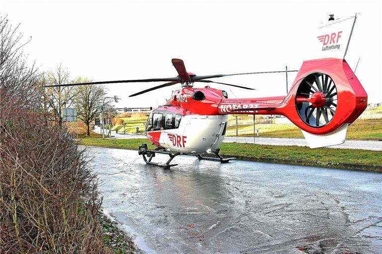 EIn Hubschrauber brachte den jungen Mann ins Krankenhaus. Symbolfoto: Tobias Sellmaier