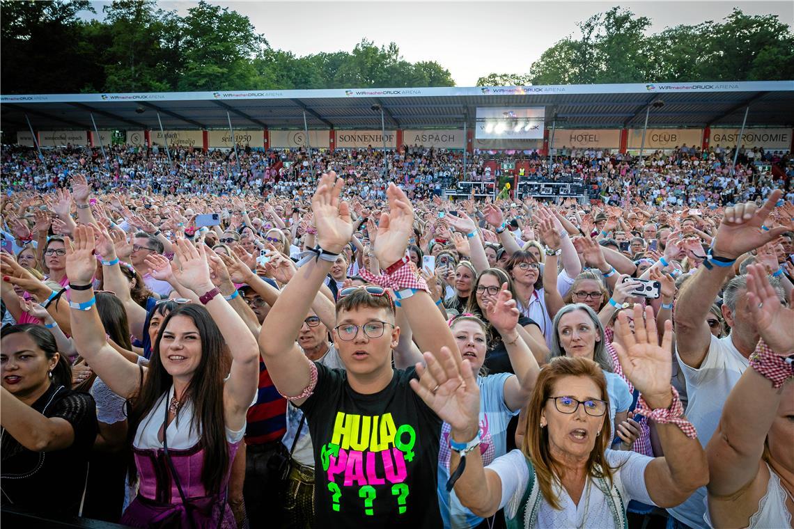Ein Hulapalu auf die Aspacher Fans.