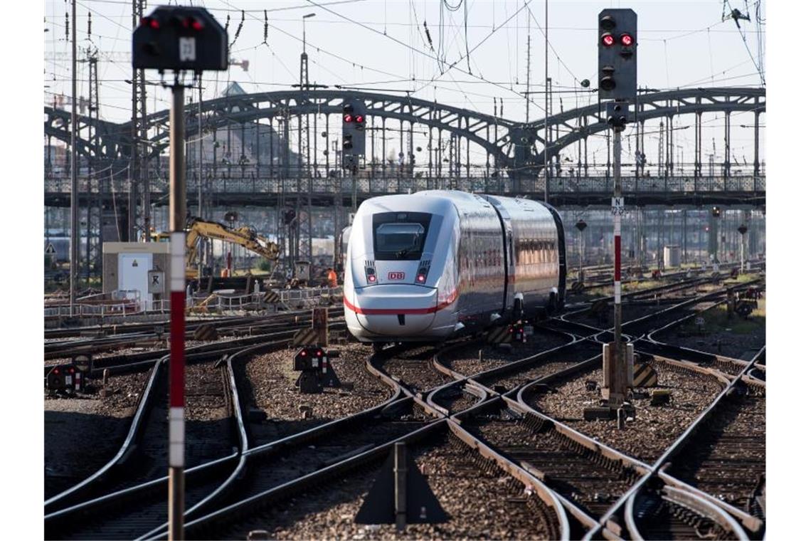 Ein ICE verlässt den Hauptbahnhof in München. Foto: Sven Hoppe/dpa