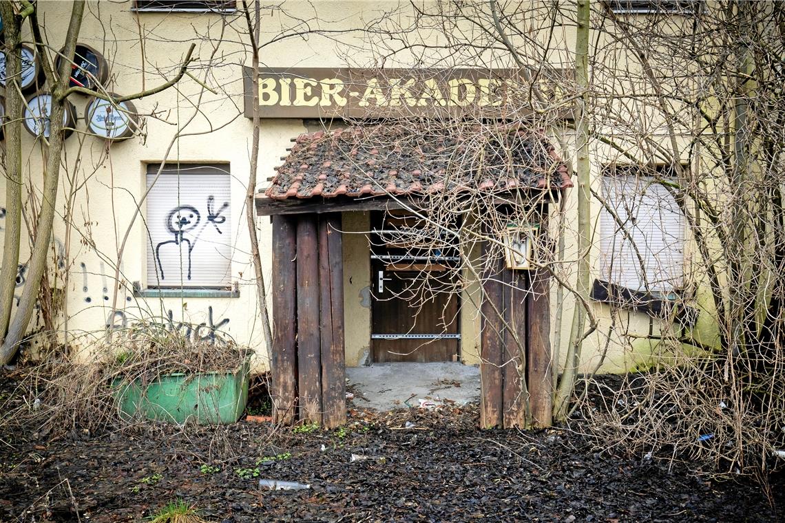 In Backnang währte die Hohe Schule des Biergenusses Ein Investor hat die Bierakademie vor vielen Jahren erworben und eigene Pläne verfolgt, Sperlinger musste weichen. Tragisch daran: Bis heute hat sich nichts getan. Foto: Alexander Becher