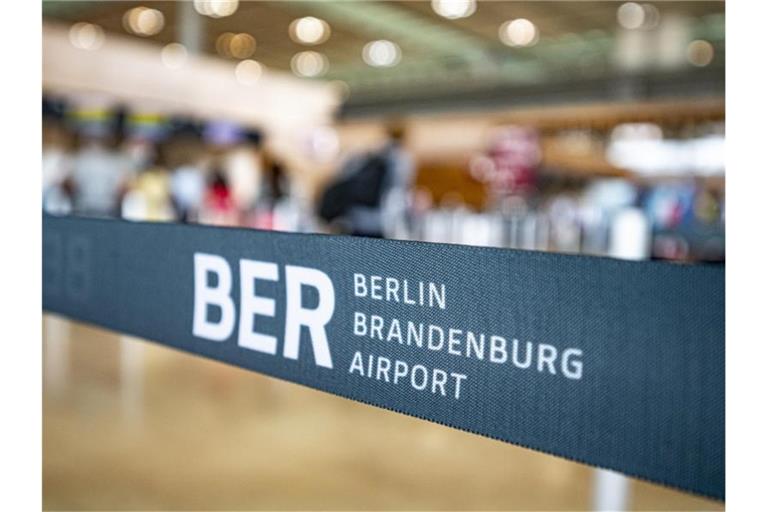 Ein Jahr nach seiner Inbetriebnahme scheint zumindest eine Airline zufrieden mit dem neuen Hauptstadtflughafen zu sein. Foto: Fabian Sommer/dpa
