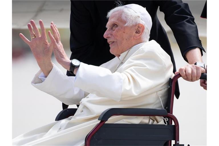 Ein Kirchendokument belastet den früheren Papst Benedikt XVI. im Missbrauchsskandal. Foto: Sven Hoppe/dpa-Pool/dpa/Archivbild