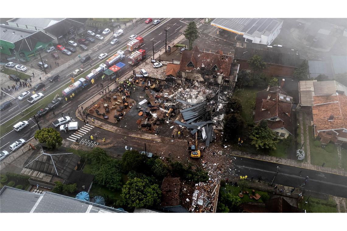 Bilder des Tages Ein Kleinflugzeug ist in der südbrasilianischen Stadt Gramado abgestürzt.