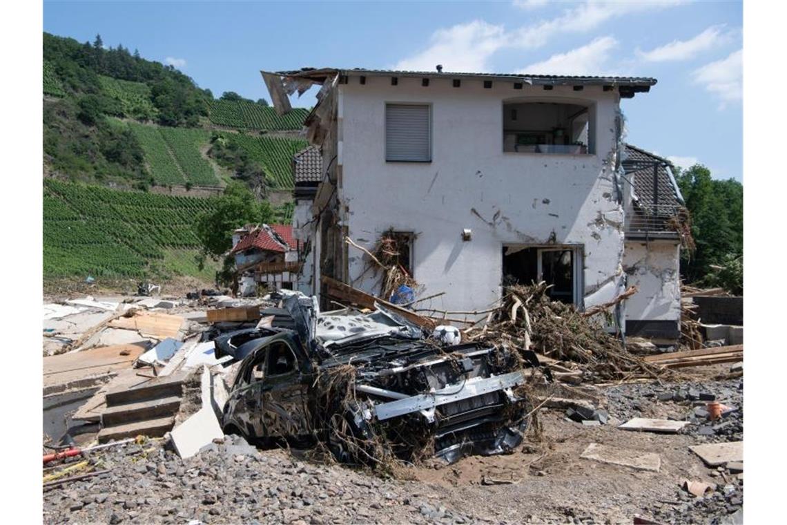 Ein komplett zerstörtes Haus in Marienthal im Ahrtal. Foto: Boris Roessler/dpa