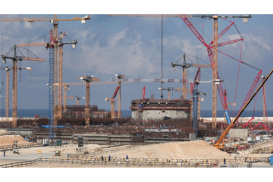 Ein Kraftwerksblock ist auf der Baustelle des Kernkraftwerks El-Dabaa zu sehen.
