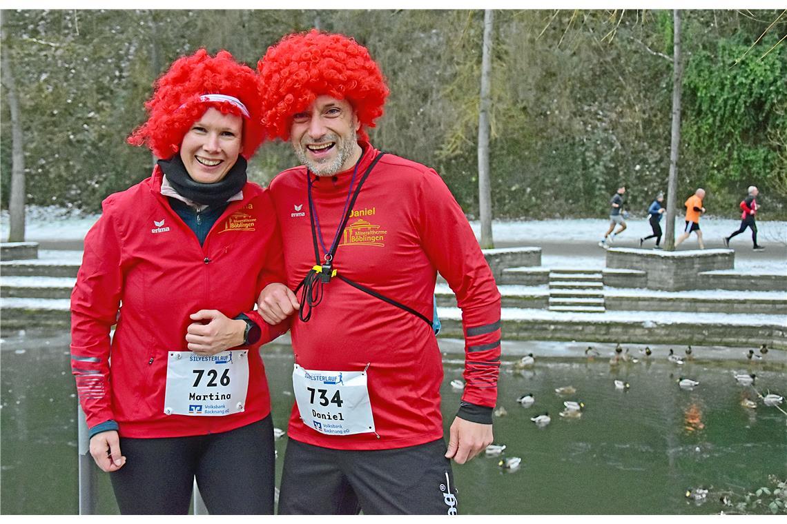 Ein kurzes Päuschen für einen Schnappschuss an der Murr: Martina und Daniel lauf...