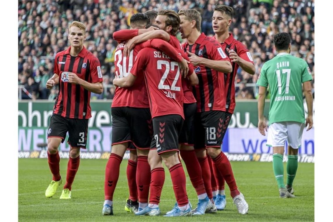 Ein Last-Minute-Tor rettete dem SC Freiburg einen Punkt in Bremen. Foto: Axel Heimken/dpa