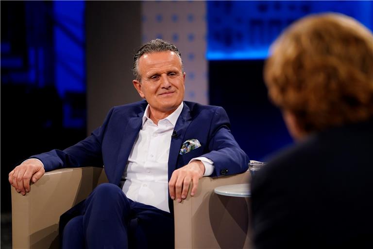 Ein Leben mit klarem Wertekompass und ohne radikale Brüche: OB Frank Nopper im Gespräch mit Michael Steinbrecher. Foto: SWR Nachtcafé