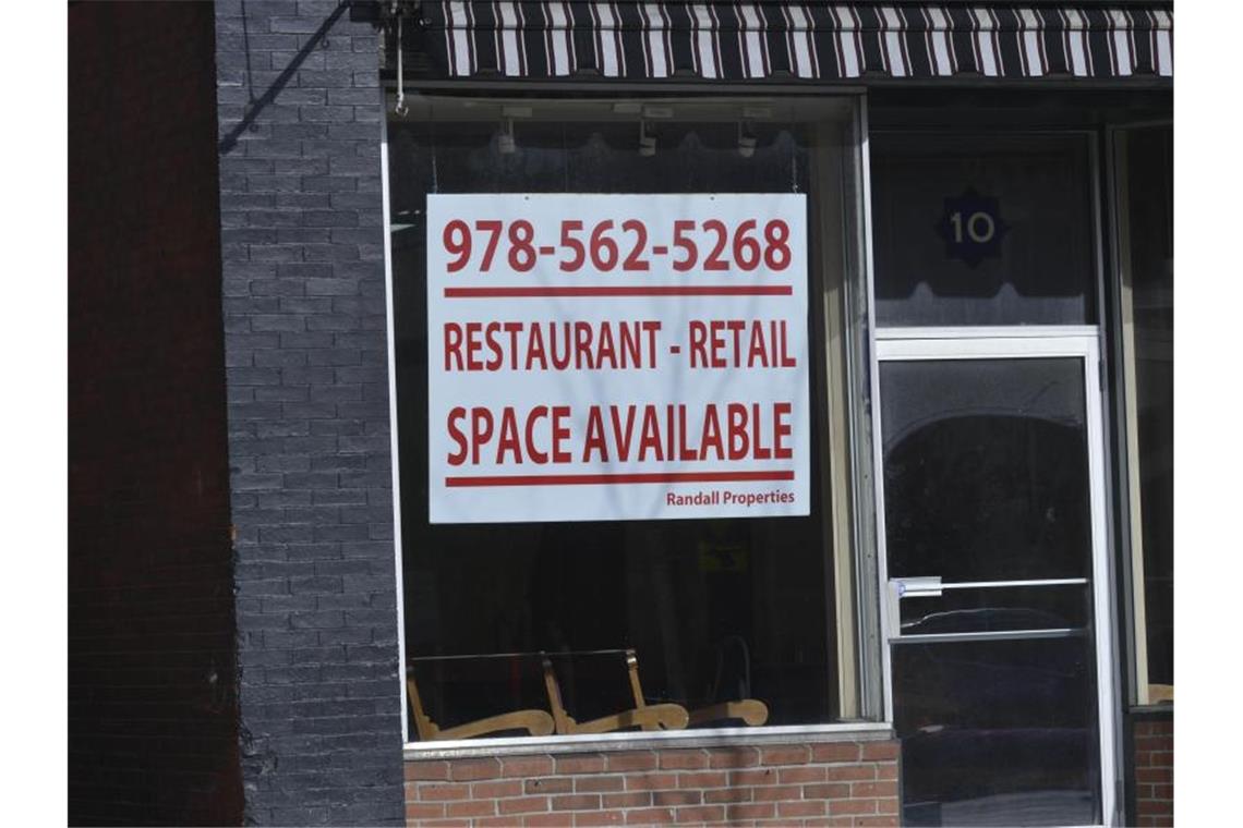 US-Wirtschaft 2020 um 3,5 Prozent eingebrochen Ein leerstehendes Ladenlokal in Hudson im Bundesstaat Massachusetts. Foto: Kenneth Martin/ZUMA Wire/dpa