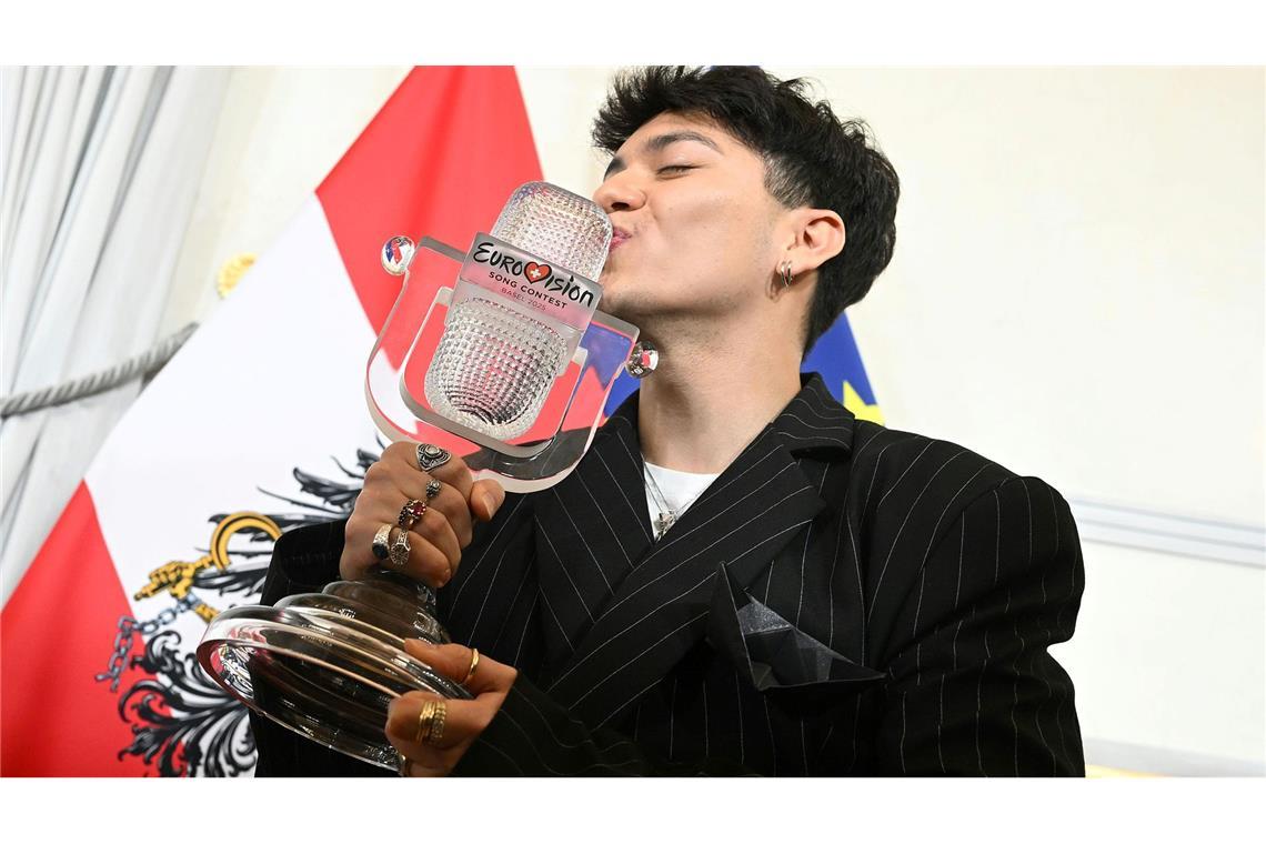 Ein letzter Kuss - dann ging die ESC-Trophäe zu Bruch. (Archivbild)