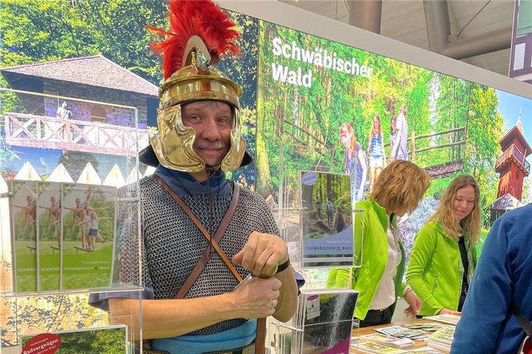 Ein Limes-Cicerone nimmt Besucher mit auf eine kleine Zeitreise. Archivfoto: Schwäbischer Wald
