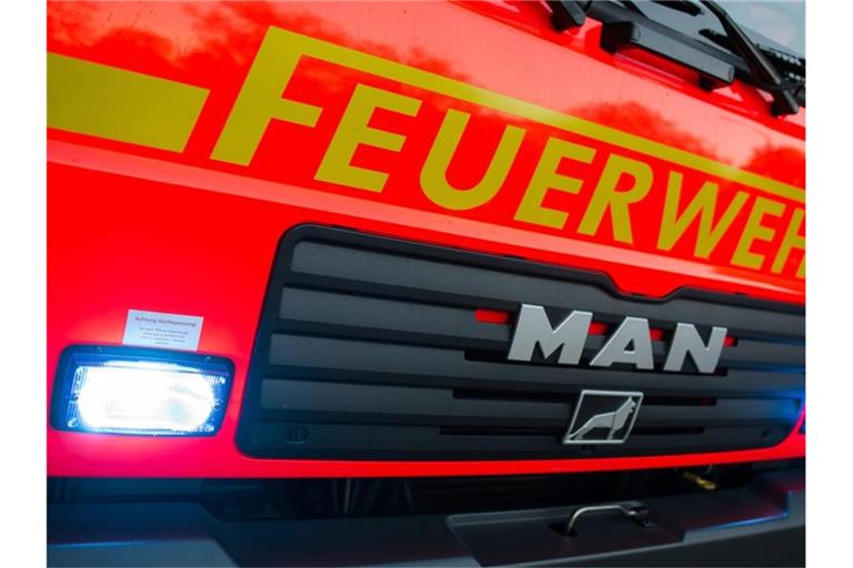 Ein Löschfahrzeug der Feuerwehr. Foto: Daniel Bockwoldt/dpa