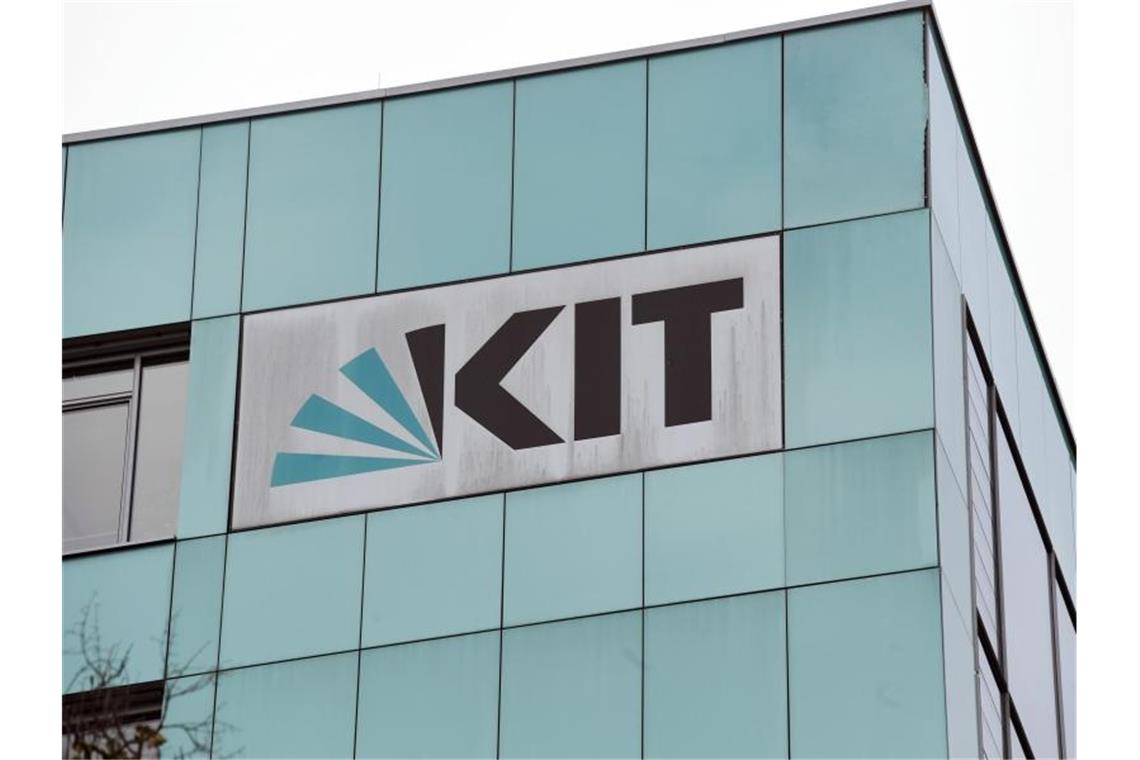 Ein Logo des Karlsruher Institut für Technologie (KIT). Foto: Uli Deck/dpa/Archivbild