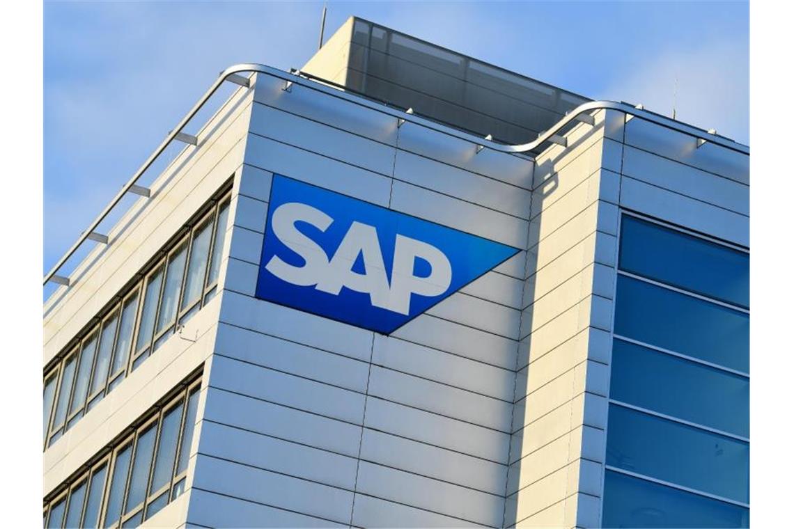 Zweiter SAP-Betriebsrat legt Amt nieder Ein Logo des Softwarekonzerns an der Unternehmenszentrale von SAP. Erneut hat ein Mitglied des Betriebsrates sein Amt niedergelegt. Foto: Uwe Anspach/dpa