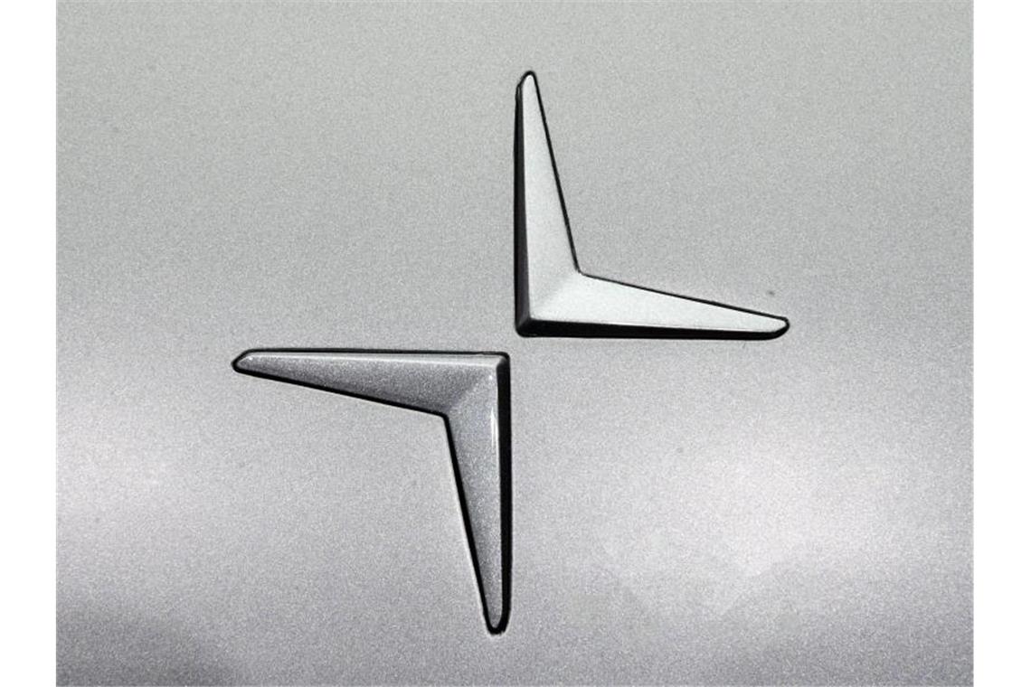 Volvos Luxus-Elektromarke Polestar geht an die Börse Ein Logo von Volvos Luxus-Elektromarke Polestar. Foto: Uli Deck/dpa