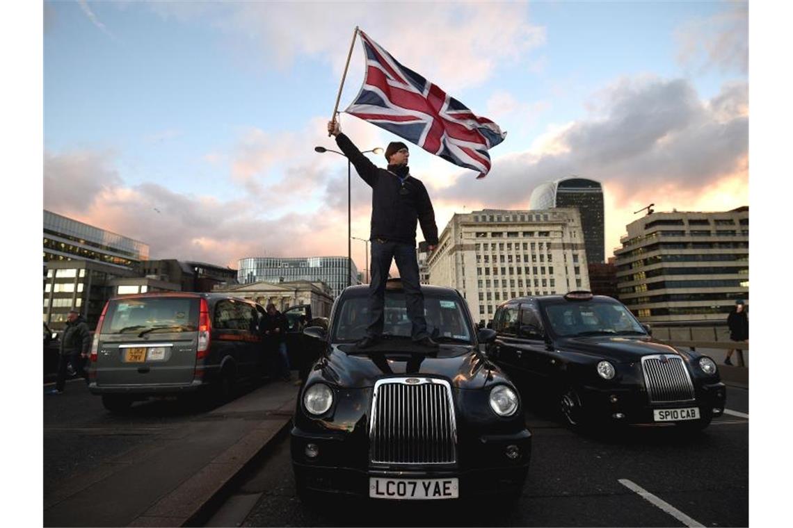 Uber verliert London-Lizenz - darf aber erstmal weiterfahren