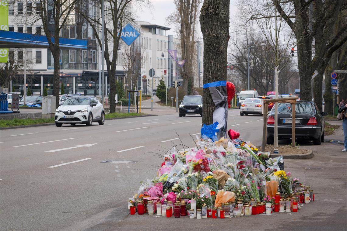Weiteres illegales Autorennen Ein Mahnmal gegen illegale Wettrennen: Am 20. März wurden in Ludwigsburg zwei unbeteiligte Frauen getötet (Archivbild).