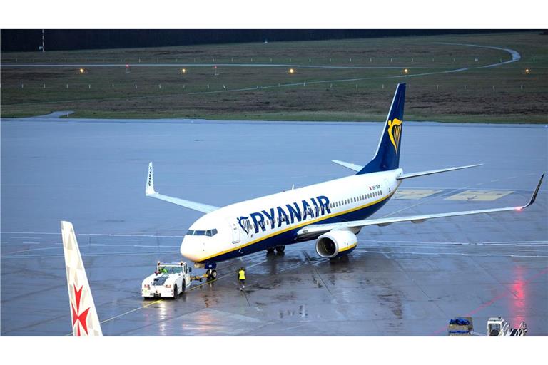 Ein Mann, der während eines Fluges randalierte, muss zehn Monate in Haft. (Archivbild)