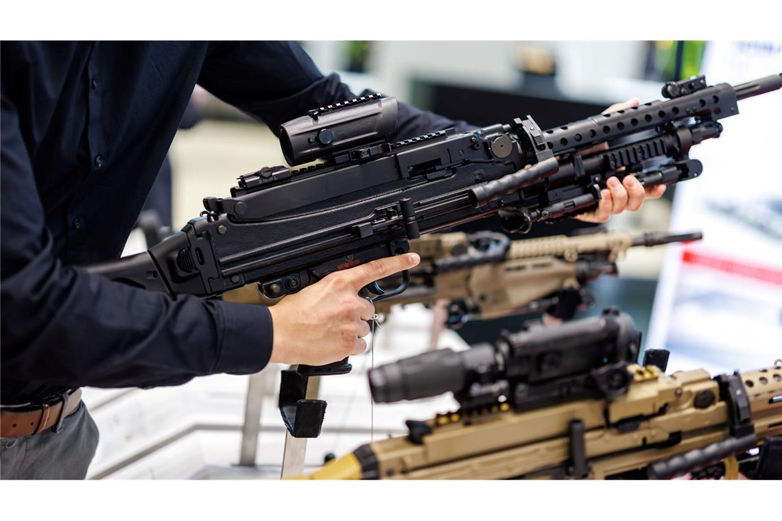 Ein Maschinengewehr von Heckler & Koch bei der Nürnberger Fachmesse Enforce Tac.
