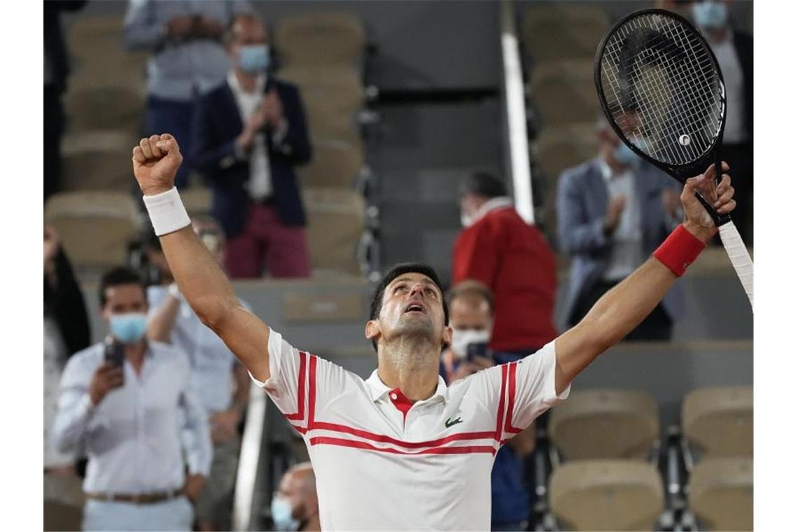 Ein Match für die Ewigkeit: Novak Djokovic hat den 13-maligen Paris-Champion Rafael Nadal besiegt. Foto: Michel Euler/AP/dpa