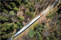 Ein mehr als vier Meter breiter Erschließungsweg ist für den Aufbau der Windräder nötig, das sieht man am Beispiel von Sulzbach-Laufen (im Bild). In Oppenweiler gibt es Bedenken wegen des Waldverbrauchs. Archivfoto: Alexander Becher