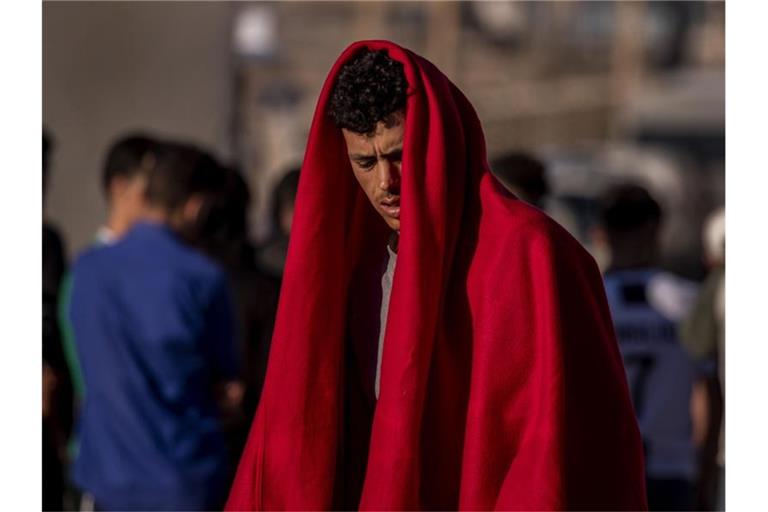 Ein Migrant in der spanischen Enklave Ceuta. Foto: Bernat Armangue/AP/dpa