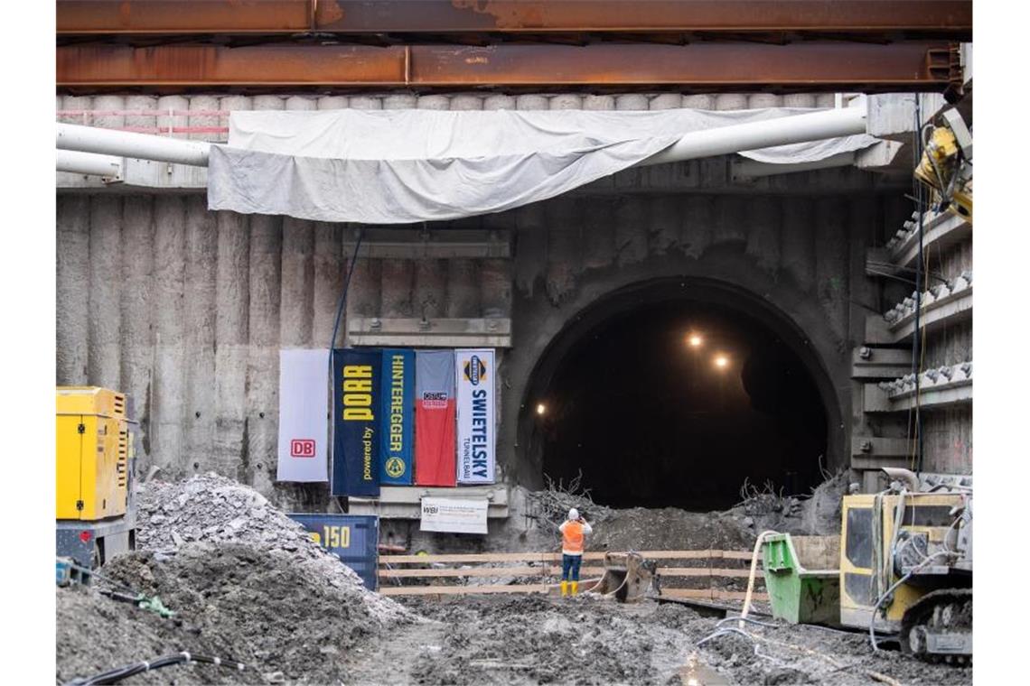 Erste Röhre des S21-Tunnels Untertürkheim durchgeschlagen