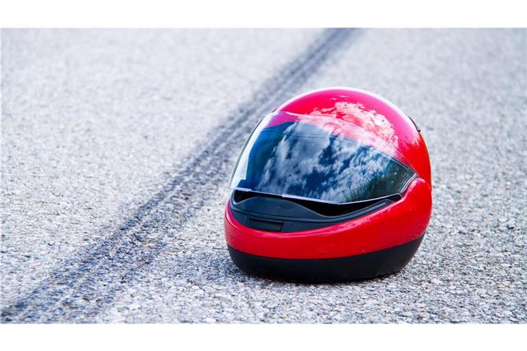 Ein Motorradfahrer wurde bei Todtmoos (Kreis Waldshut) schwer verletzt, als er gegen eine Felsformation an einer Straße fuhr (Symbolfoto).