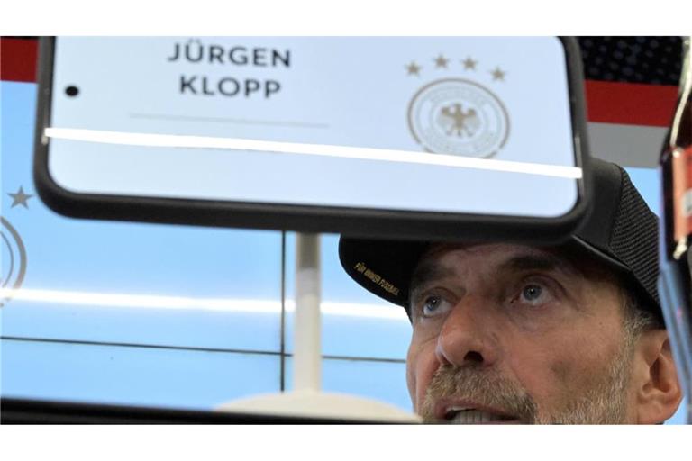 Ein Name, viele Botschaften: Bundestrainer Jürgen Klopp hatte einiges zu sagen bei seiner ersten Nominierungs-Pressekonferenz.