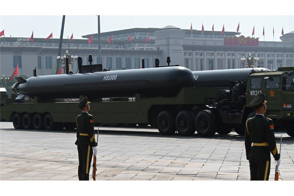 China protzt mit Waffenschau - Xi im Bund mit Putin und Kim Ein neues Drohnen-U-Boot hat bei der Parade für Aufsehen gesorgt.