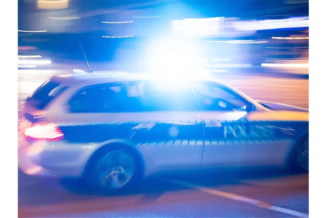 19-Jähriger tot unter Auto gefunden