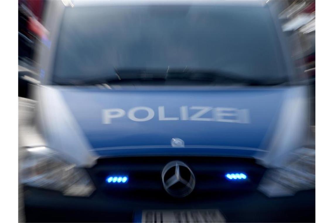 16-Jähriger attackiert Frauen und greift Helfer an