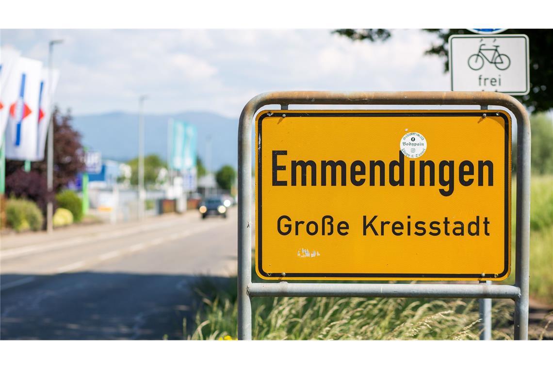 Ein potenziell gefährlicher Straftäter befindet sich auf der Flucht. (Symbolbild)