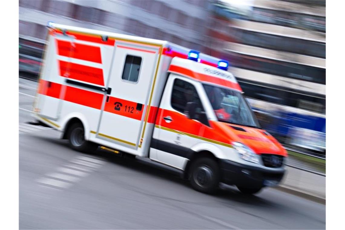 Frontalzusammenstoß: Motorradfahrer schwer verletzt