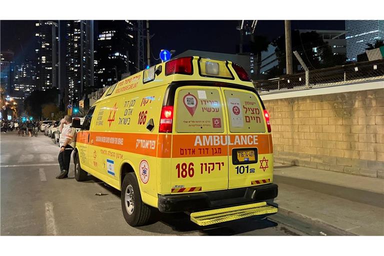 Ein Rettungswagen in Tel Aviv im Einsatz (Symbolbild)