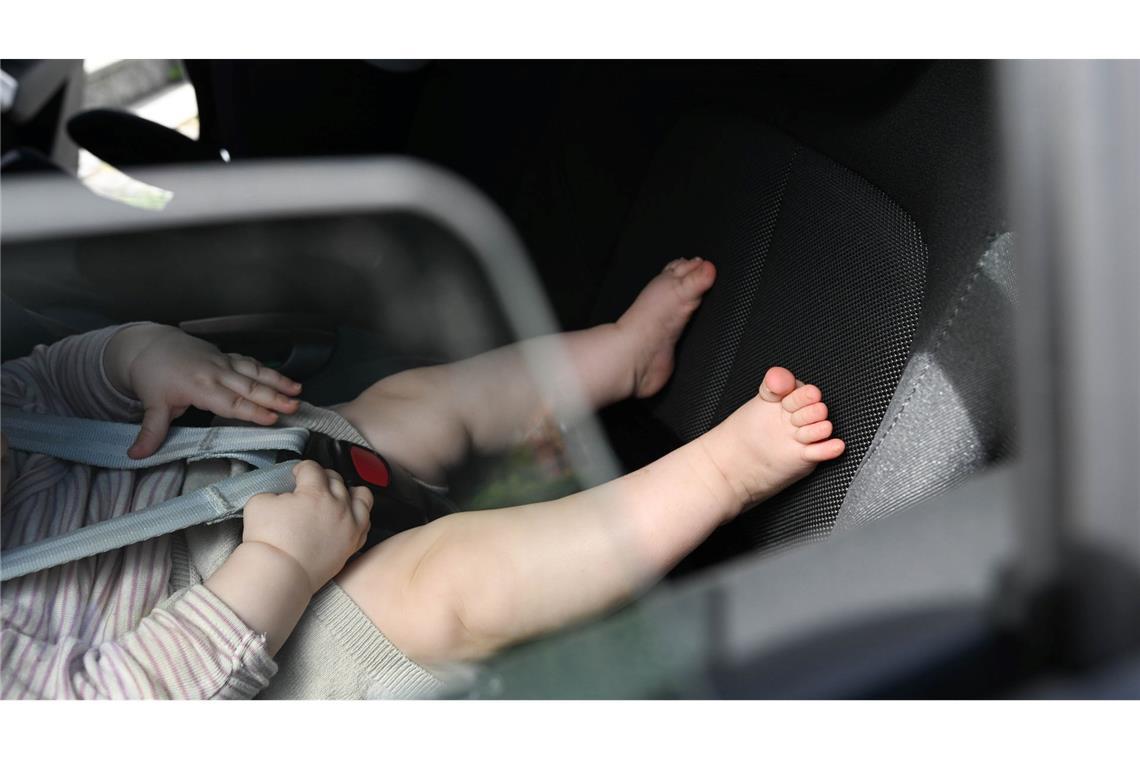 Ein Säugling wurde in Hamminkeln aus einem überhitzten Auto gerettet. (Symbolbild)