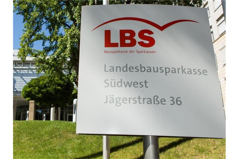 Ein Schild der LBS Südwest. Foto: picture alliance / dpa/Archivbild