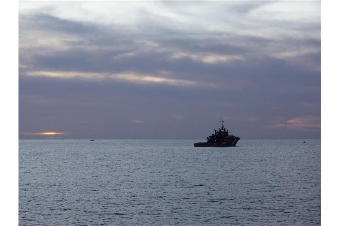 17 Tote in Boot aus Afrika vor den Kanaren entdeckt Ein Seenotrettungsschiff vor der Küste von Gran Canaria (Archiv). Foto: Manuel Navarro/dpa