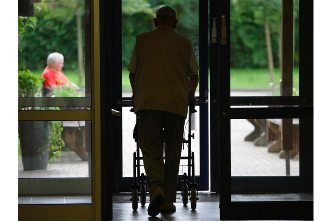 Besuchsverbot in Altenheimen und Kliniken deutet sich an