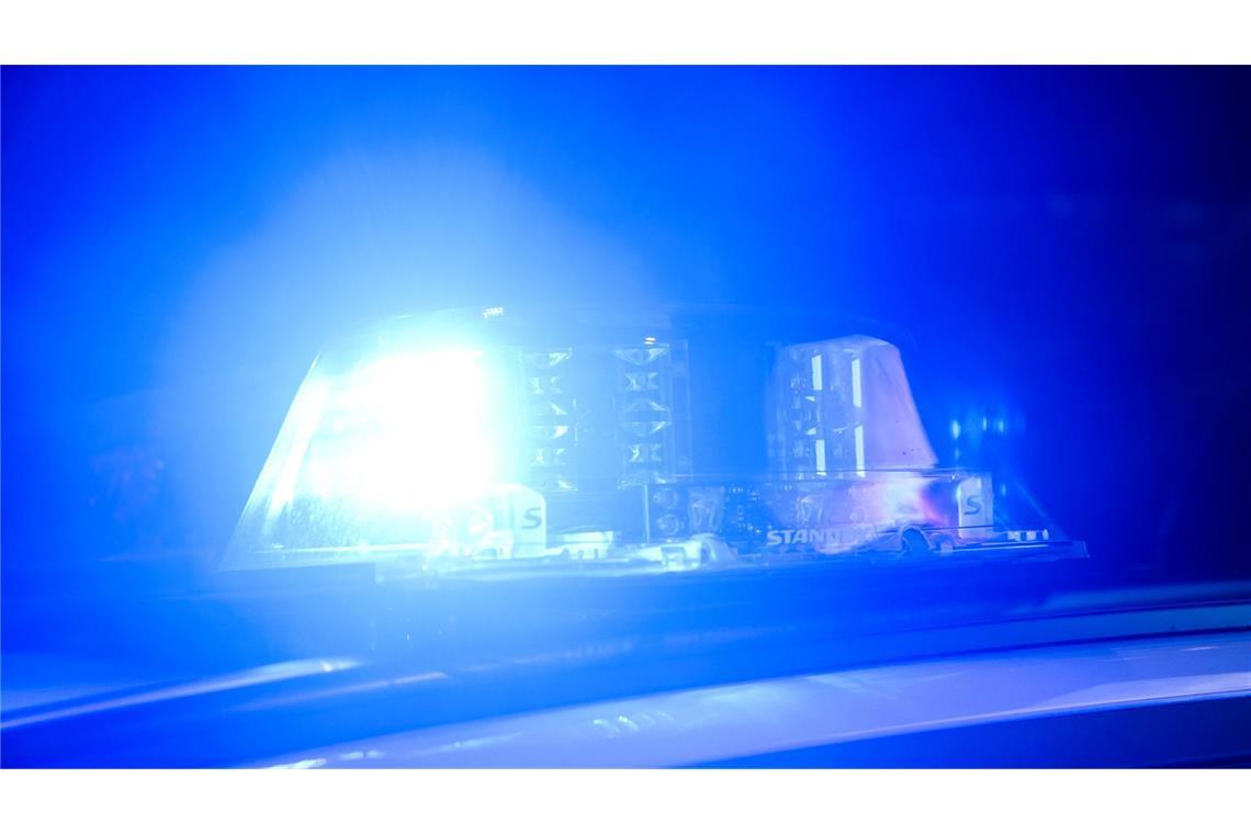 Ein Senior ist nach einem Unfall in Karlsruhe gestorben (Symbolbild).