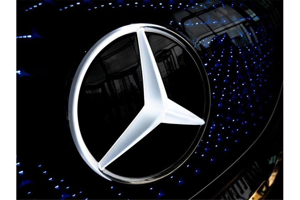 Daimler will führender E-Autobauer werden Ein Showcar Mercedes Vision EQS ist ausgestellt. Foto: Sebastian Gollnow/dpa/Archiv