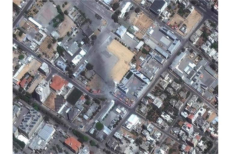 Ein Sicherheitskomplex liegt nach einem israelischen Luftangriff in Trümmern. Foto: -/Maxar Technologies/AP/dpa
