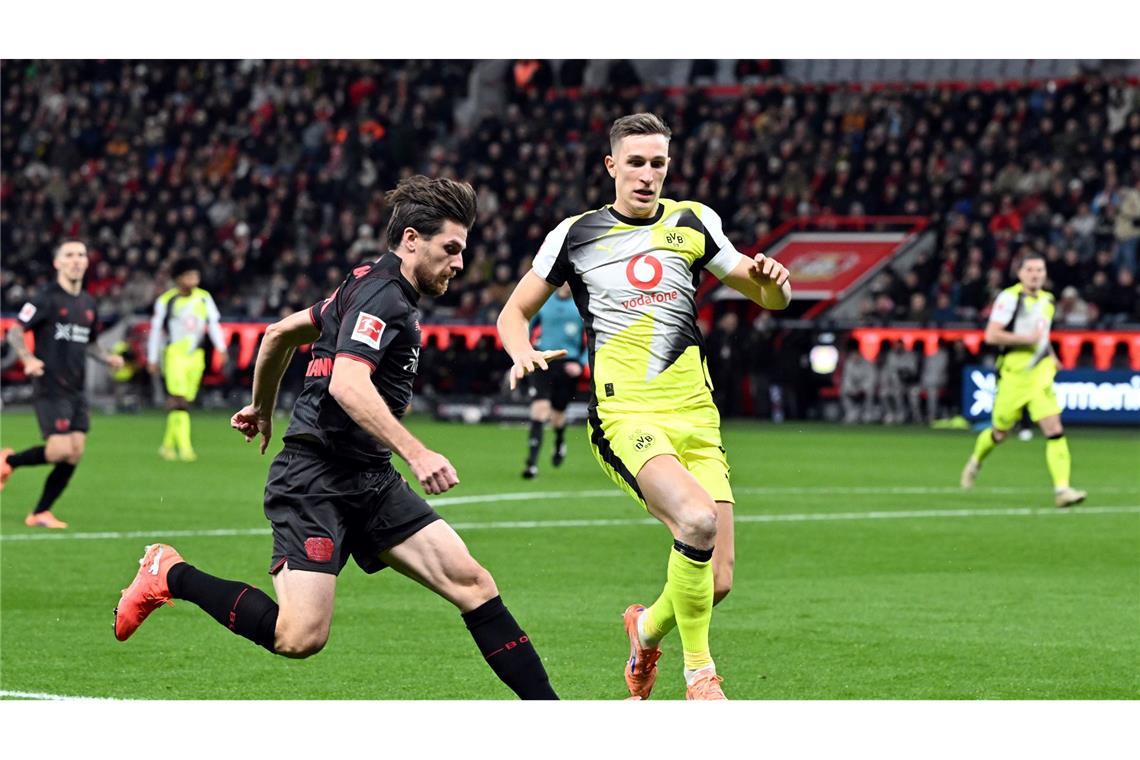 Ein Sieg auch mit Signalwirkung für Nico Schlotterbeck (r)?