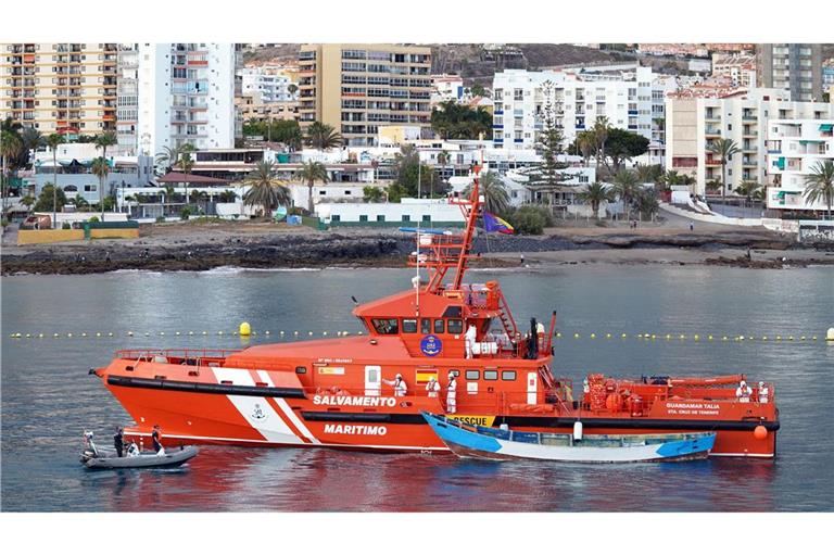 Ein spanischer Seenotrettungskreuzer. Vier tote Frauen wurden in einem Boot vor der Küste der südspanischen Stadt Cartagena gefunden (Symbolfoto).