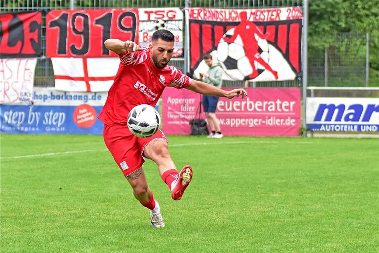 Ein Spiel gesperrt, nun aber wieder im Einsatz: Charalambos Parharidis. Foto: Tobias Sellmaier