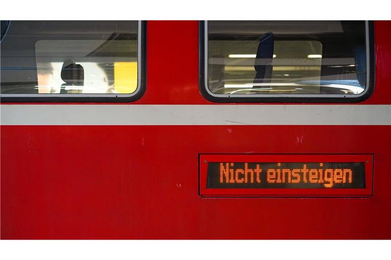 Ein Staatskonzern sieht rot: Die Negativmeldungen zur Deutschen Bahn reißen nicht ab.